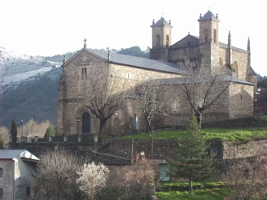 Apartamentos El Camino Villafranca Del Bierzo Exteriér fotografie