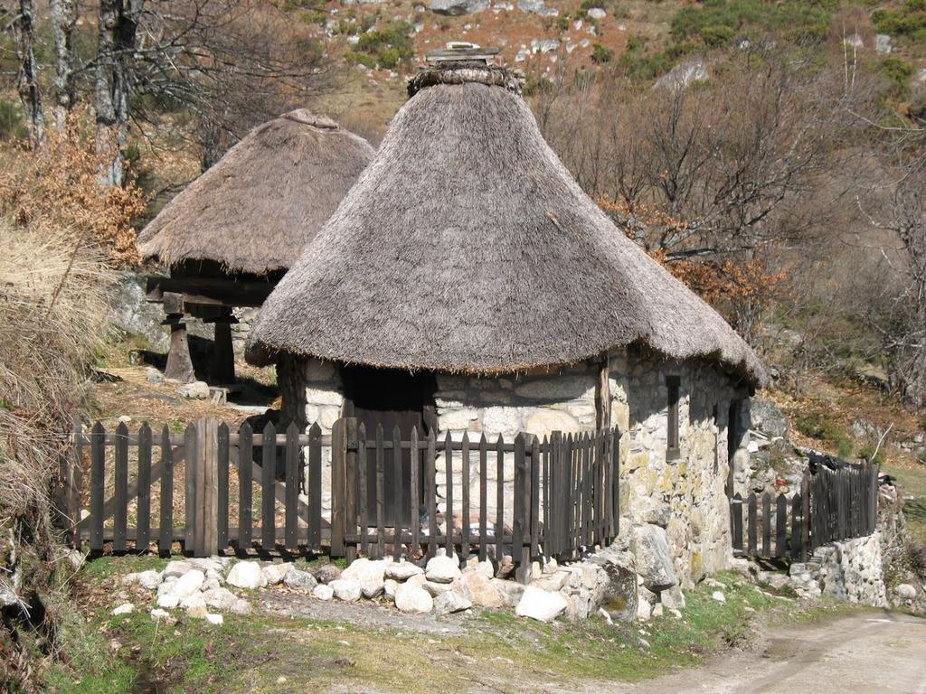 Apartamentos El Camino Villafranca Del Bierzo Exteriér fotografie